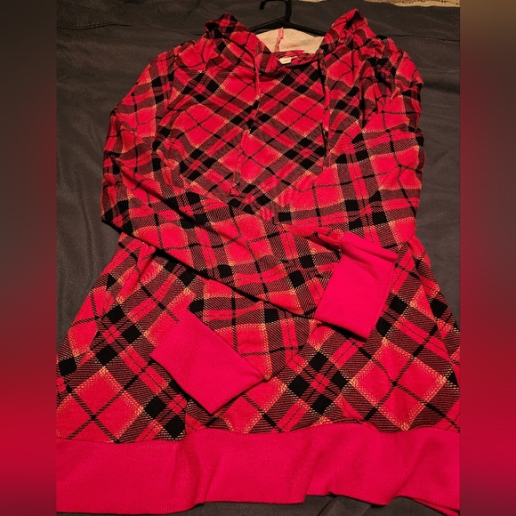 Red and black lightweight hoodie - Picture 4 of 4